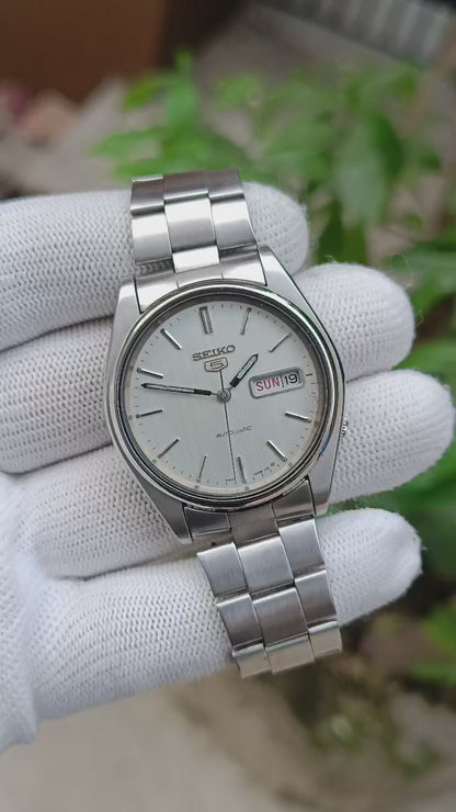 Vintage Seiko 5 Automatic (Cal 6309) (6.4 inch wrist)