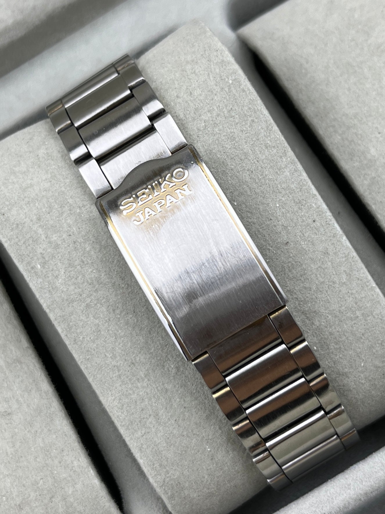Vintage SEIKO Automatic Cal.7009  Black
