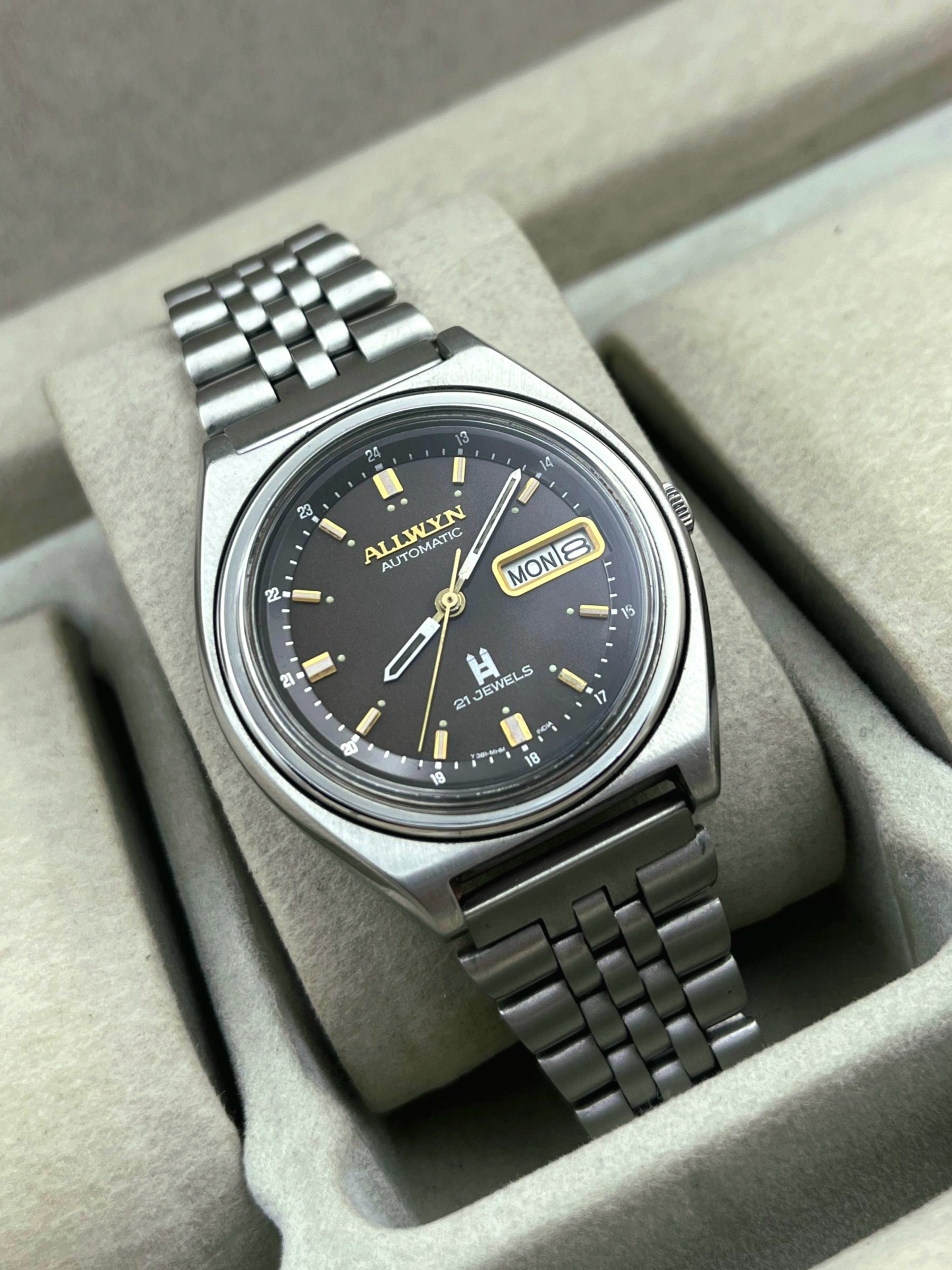 Vintage Allwyn Chocolate Automatic Premium Condition – Watch It Move