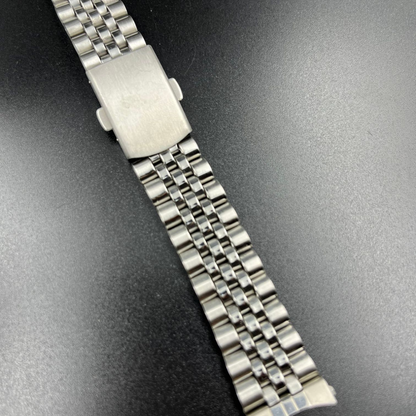[18mm] Jubilee Bracelet [C Clasp] - Silver Stainless Steel (Curved End)