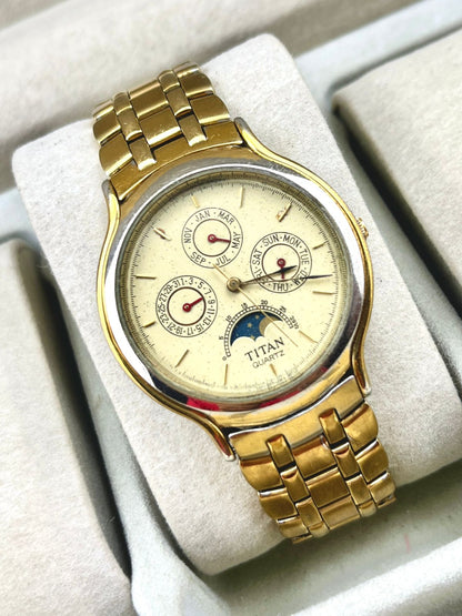 Vintage Titan Moonphase Glitter Dial
