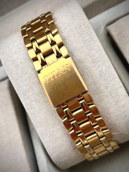 Vintage Titan Moonphase Glitter Dial