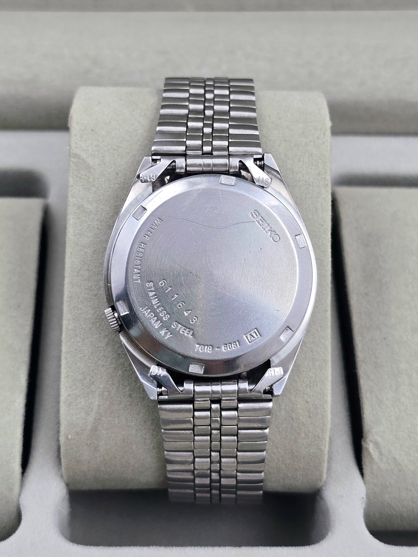 Vintage Seiko 7019 Army Style Military White